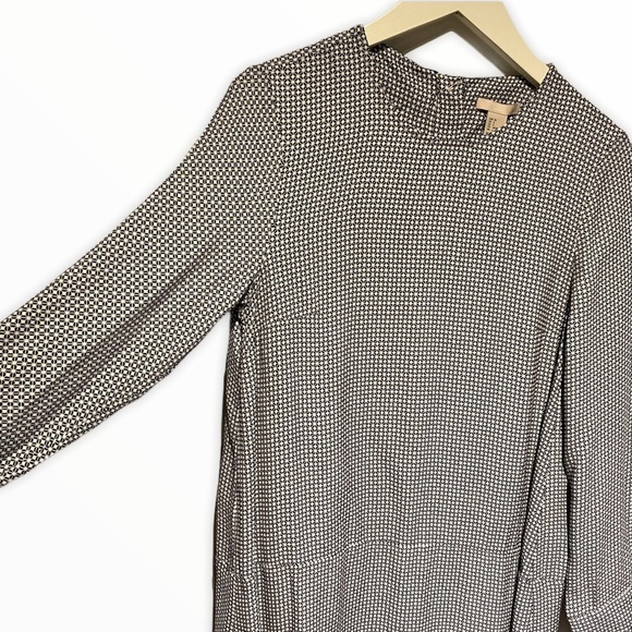 ๐ท&๐ผ Geometric Pattern Dress with Ruffle Hem - Picture 3 of 9